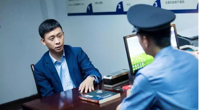 張譯、張國立、李建義領銜都市情感劇(jù)《我的親爹和(hé)後爸(bà)》今晚重磅播出! 張譯、張國立、李建義領銜都市情感劇(jù)《我的親爹和(hé)後爸(bà)》今晚重磅播出!