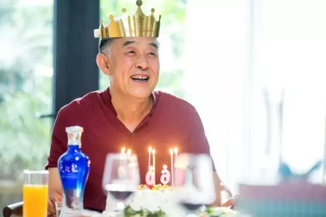 張譯、張國立、李建義領銜都市情感劇(jù)《我的親爹和(hé)後爸(bà)》今晚重磅播出! 張譯、張國立、李建義領銜都市情感劇(jù)《我的親爹和(hé)後爸(bà)》今晚重磅播出!