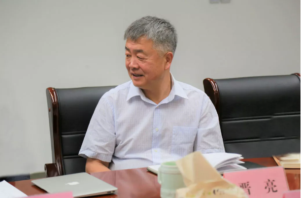 省委宣傳部副部長、省電影局局長程守田到(dào)山東影視(shì)傳媒集團調研 省委宣傳部副部長、省電影局局長程守田到(dào)山東影視(shì)傳媒集團調研