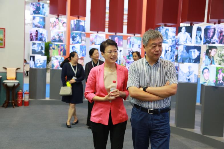 山影集團“盛裝”亮(liàng)相第八屆山東文(wén)博會(huì) 山影集團“盛裝”亮(liàng)相第八屆山東文(wén)博會(huì)