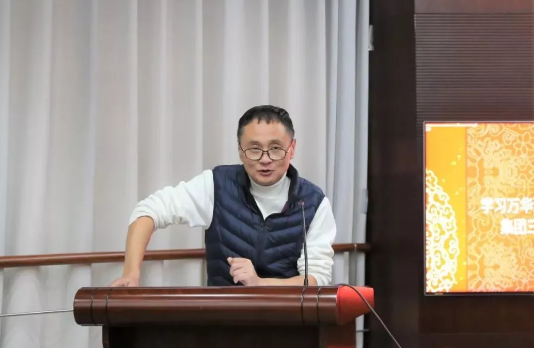 學習萬華濰柴齊魯音(yīn)像公司經驗 集團三項制度改革推進會(huì)近日召開(kāi) 學習萬華濰柴齊魯音(yīn)像公司經驗 集團三項制度改革推進會(huì)近日召開(kāi)