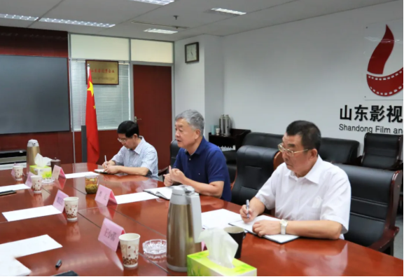 省委宣傳部副部長魏長民帶領部政策法規研究室同志來(lái)山影集團調研指導 省委宣傳部副部長魏長民帶領部政策法規研究室同志來(lái)山影集團調研指導