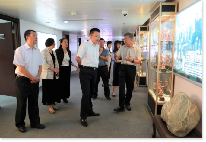 山東省廣播電視(shì)局領導到(dào)山東影視(shì)傳媒集團開(kāi)展專題調研 山東省廣播電視(shì)局領導到(dào)山東影視(shì)傳媒集團開(kāi)展專題調研