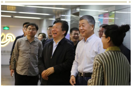 青島市北區(qū)區(qū)委書記鄭德雁一行到(dào)山東影視(shì)傳媒集團調研 青島市北區(qū)區(qū)委書記鄭德雁一行到(dào)山東影視(shì)傳媒集團調研