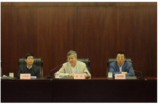 山東影視(shì)傳媒集團2017年度總結大(dà)會(huì)順利召開(kāi) 山東影視(shì)傳媒集團2017年度總結大(dà)會(huì)順利召開(kāi)