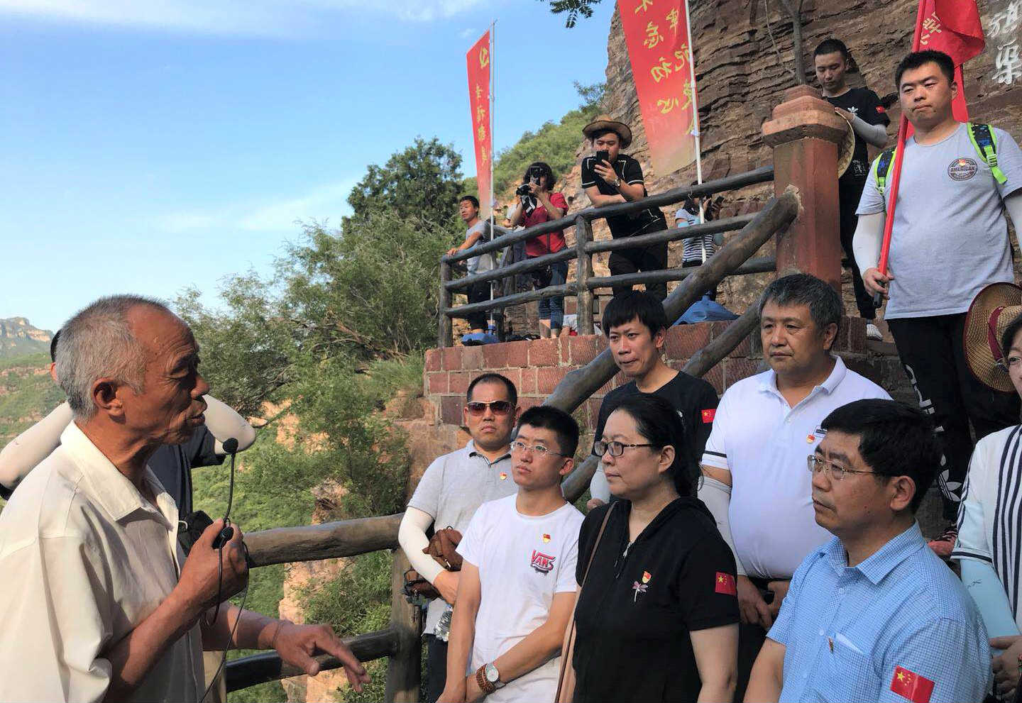 山影集團開(kāi)展“學習紅(hóng)旗渠精神,做改革發展先鋒”主題教育活動 山影集團開(kāi)展“學習紅(hóng)旗渠精神,做改革發展先鋒”主題教育活動
